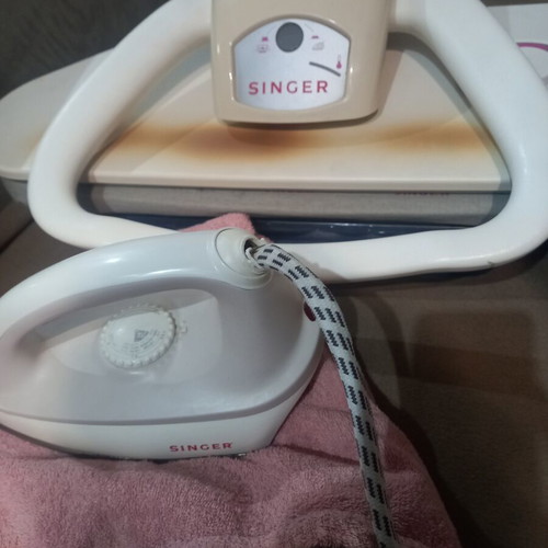 Singer ironing press used, excellent condition