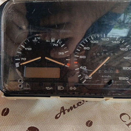 VW Passat 92 dashboard used with visible wear and scratches