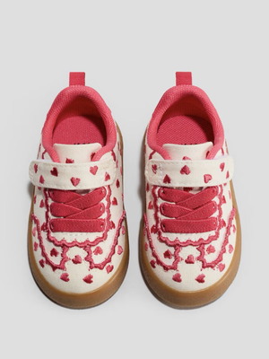 H&M Kids Shoes 18/19 Like New with Embroidered Details