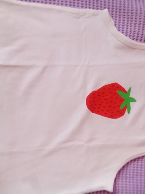 H&M girls' tank top 4-6 years, 110-116 cm, white with red strawberry