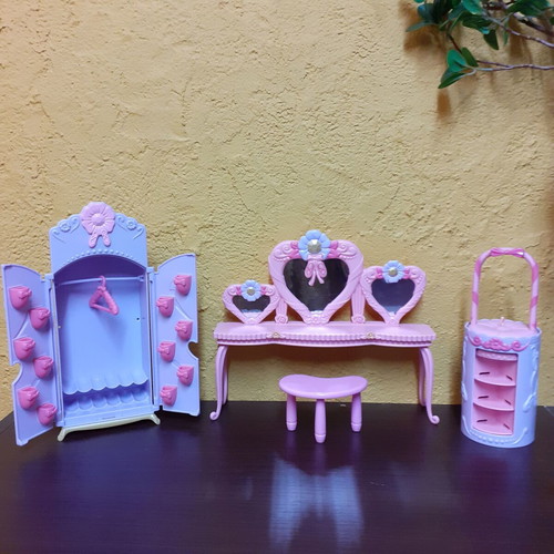 Barbie 12 Dancing Princesses Ballet Vanity Playset used, furniture set