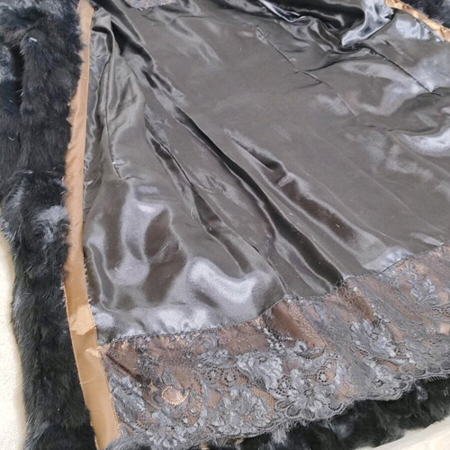 Toi&Moi Rabbit Fur Size M Like New, Black