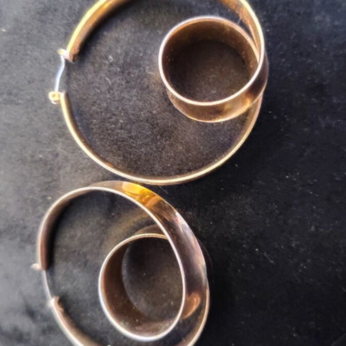 Hoop earrings like new, gold color, impressive design
