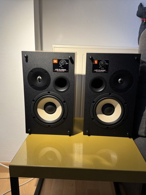 JBL L52 Classic bookshelf speakers used, very good condition