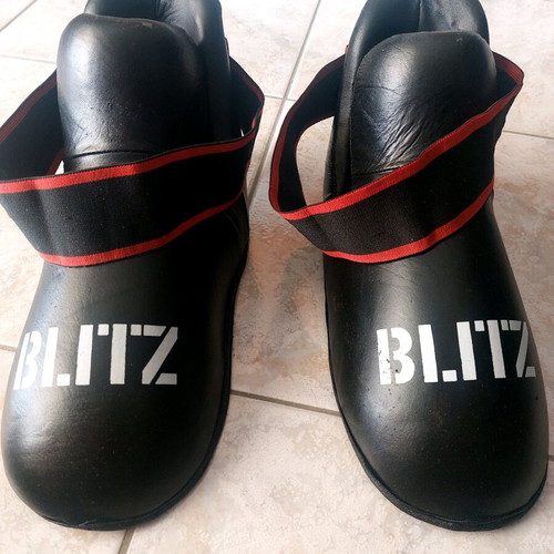 Blitz foot protectors like new, size Large, 30 cm