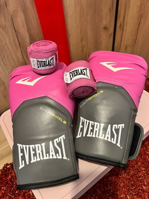 Everlast Prostyle 10oz training boxing gloves set with pink wraps like new
