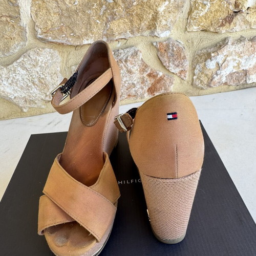 Tommy Hilfiger beige wedge sandals used, size 40