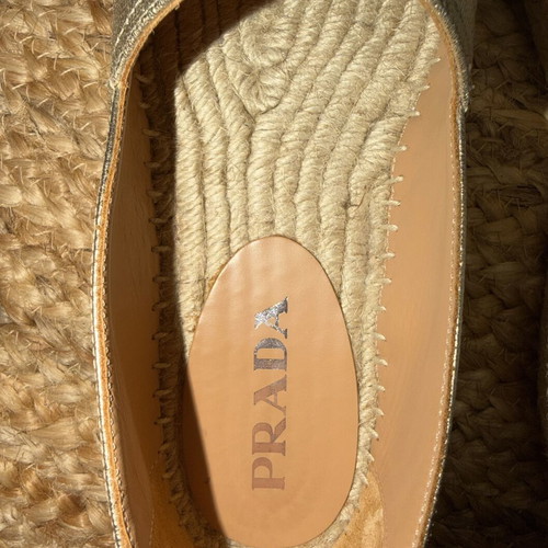 Prada leather espadrilles like new, gold, size 36