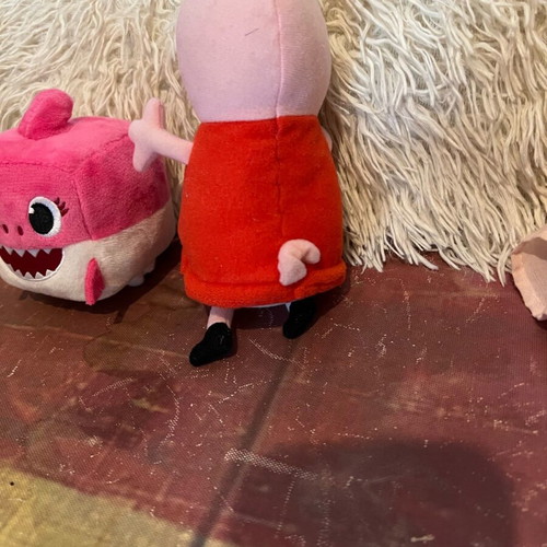 Peppa Pig and Baby Shark plush toys used without sound