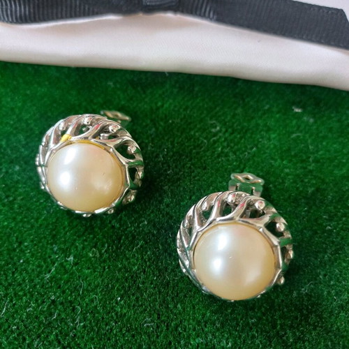 Vintage earrings used