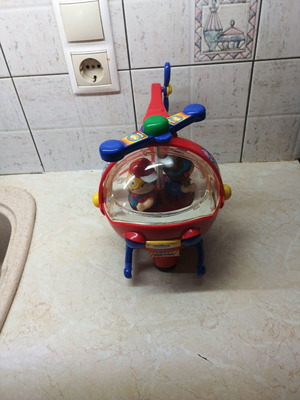 Παιχνίδι ελικόπτερο αυτοκινούμενο με μπαταρία και μουσική και φωνή σκύλου καινούργιο