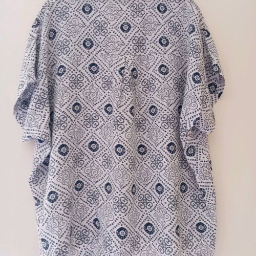 Blouse used thin summer with two buttons, XL