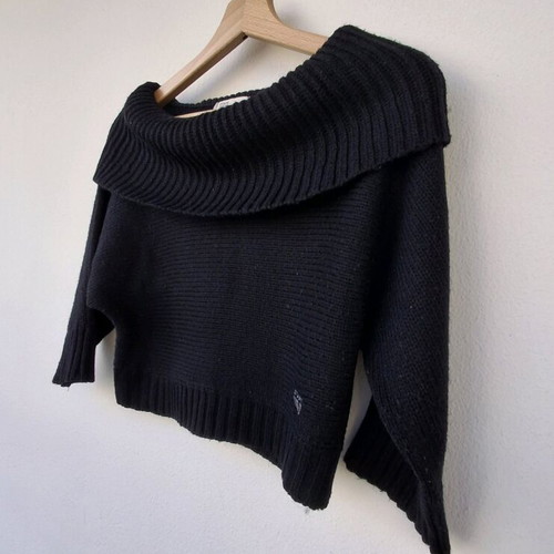 Staff crop sweater like new, black, size M