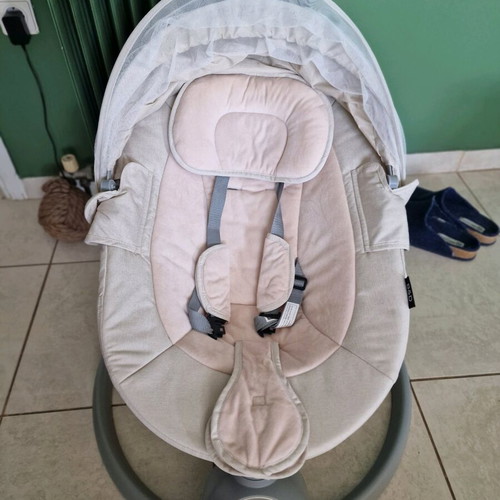 Relax baby chair like new