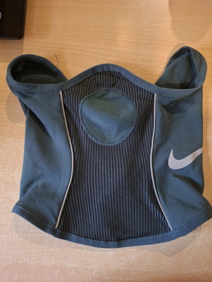 Nike Περιλαίμιο Winter Warrior σαν καινούργιο με τεχνολογία απομάκρυνσης ιδρώτα