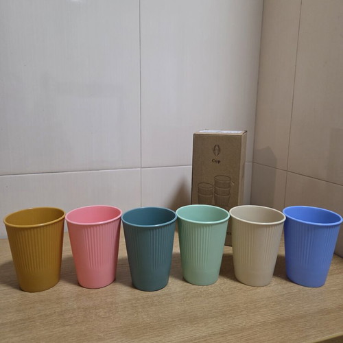 Set of 6 colorful reusable cups made of wheat fiber, new