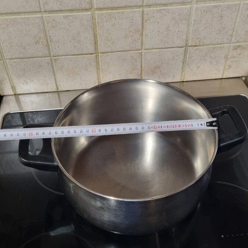 Cooking pot 26cm like new