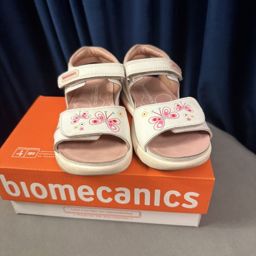 Biomecanics Anatomical Leather Sandals Size 26 Like New, Girls