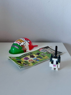 Minecraft Kinder Joy toy like new, collectible