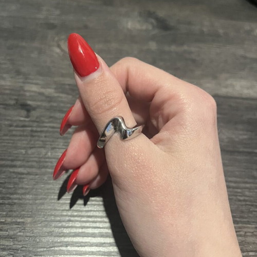 Silver ring like new in excellent condition