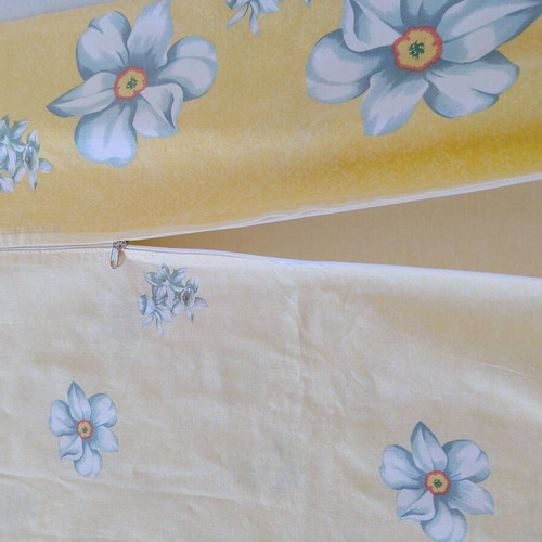Duvet cover 150x200 lightly used with zipper