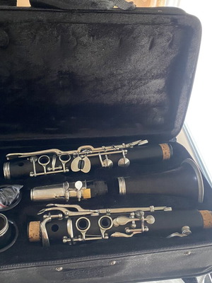 Clarinet Si-bemol (Bb) used, ebony with free carrying case