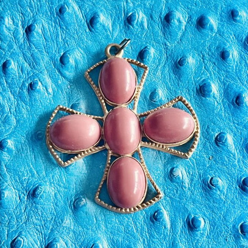 Gold-plated cross with coral paste like new