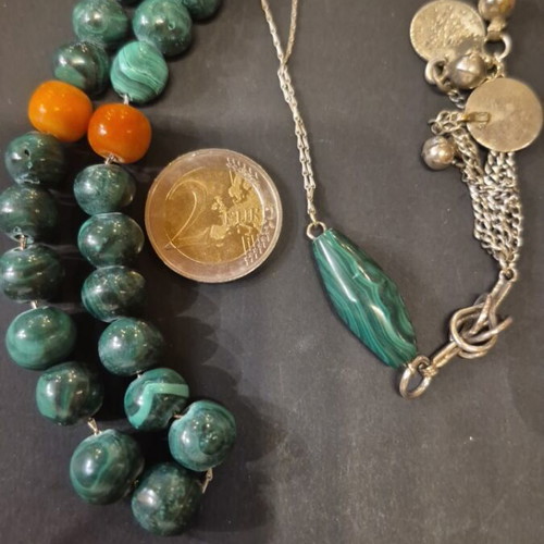 Komboloi with malachite and amber beads, new, silver chain