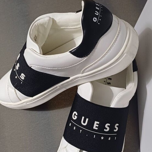 Guess sneakers for boys used, size 39, white