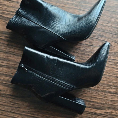Diamantique black ankle boots used, leather, size 39