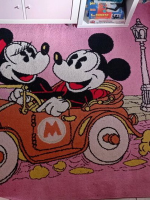 Minnie Mouse kids rug like new, size 1.5x2.0