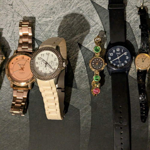 Σετ 8 ρολόγια χειρός μεταχειρισμένα Quartz Timex Peril Q&Q
