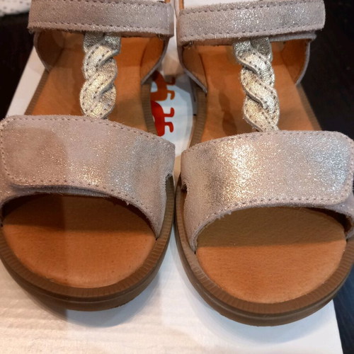 GBB children's sandals size 27 like new, pink gold detail