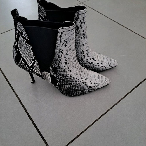 Exe snake print ankle boots white - black like new, size 40