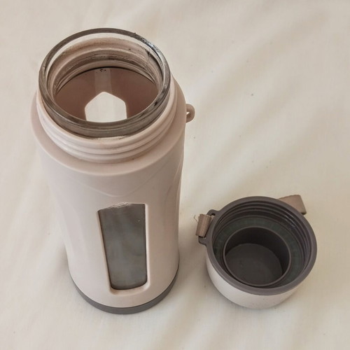 Drink Bottle with Protective Case and Strap like new, beige/grey
