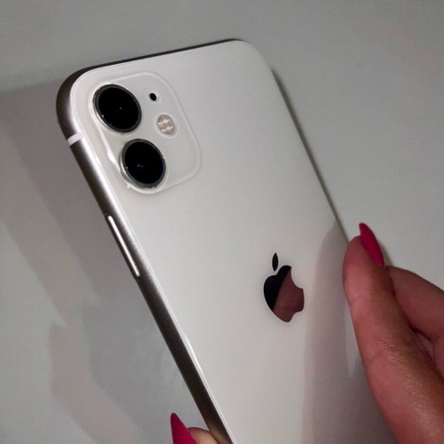iPhone 11 white 128GB used with new battery