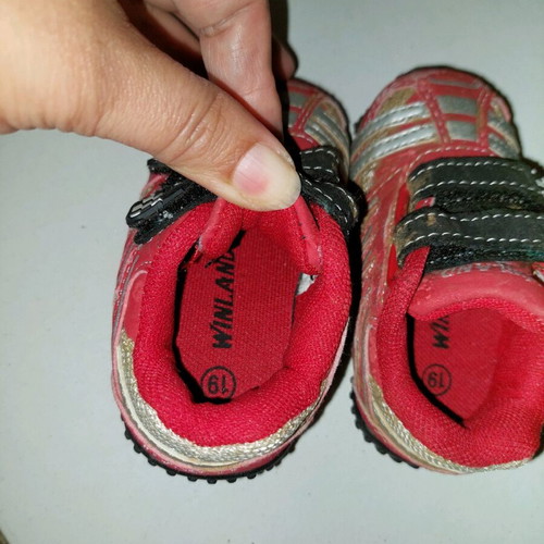Anatomic red sports shoes No19 used for boy or girl