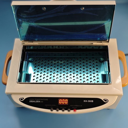 UV Sterilizer for Instruments new, max temperature 250°C
