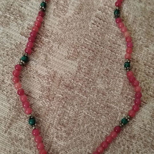 Vintage necklace with quartz and aventurine stones, like new