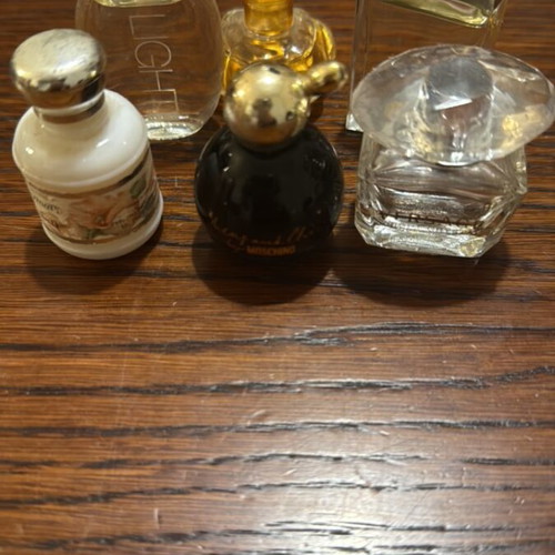 Perfumes used, pack of 6 mini bottles