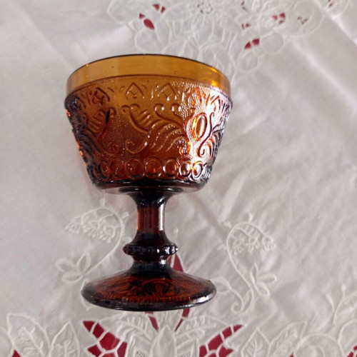 Vintage Amber glass tumbler with embossed patterns like new