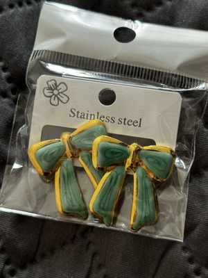 Stainless steel earrings brand new, waterproof