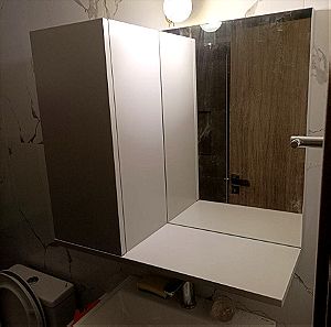 Έπιπλο τουαλέτας με καθρέφτη
