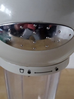 Μηχανή Blender Smoothie maker Petra μεταχειρισμένη με τρεις πλαστικές κανάτες