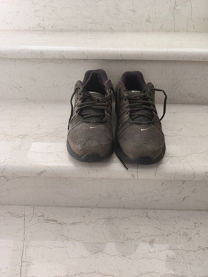 Nike T-Lite καφέ, νούμερο 45, σαν καινούργιο