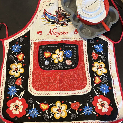 Baking and pastry set with gift apron, like new