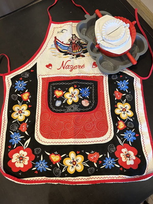 Baking and pastry set with gift apron, like new
