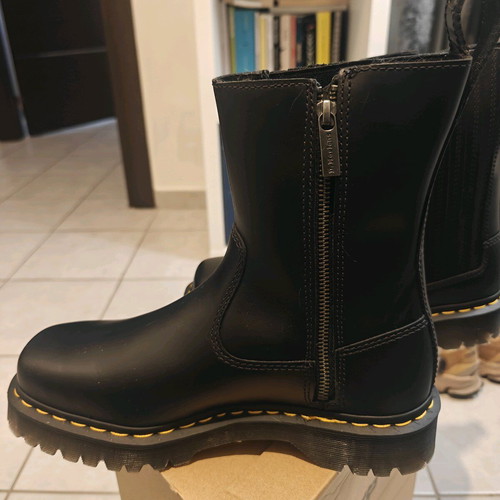 Dr. Martens Ammayah Lo black boots size 41 new unisex