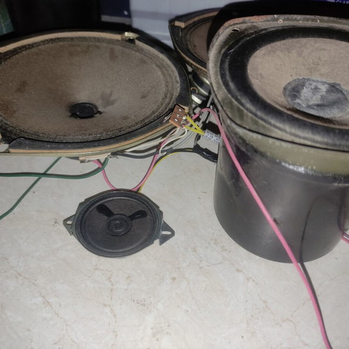 Speakers set used, 2 woofers, 2 midrange, 2 tweeters