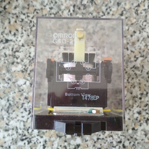 2 Omron ratchet relays with bases, coils 220V and 110V